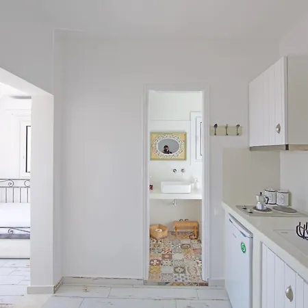 Katapoliani No.3 3* Katápola