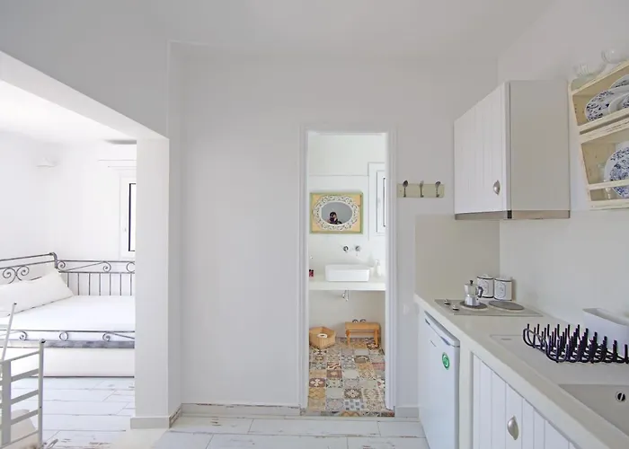 Katapoliani No.3 3* Katápola